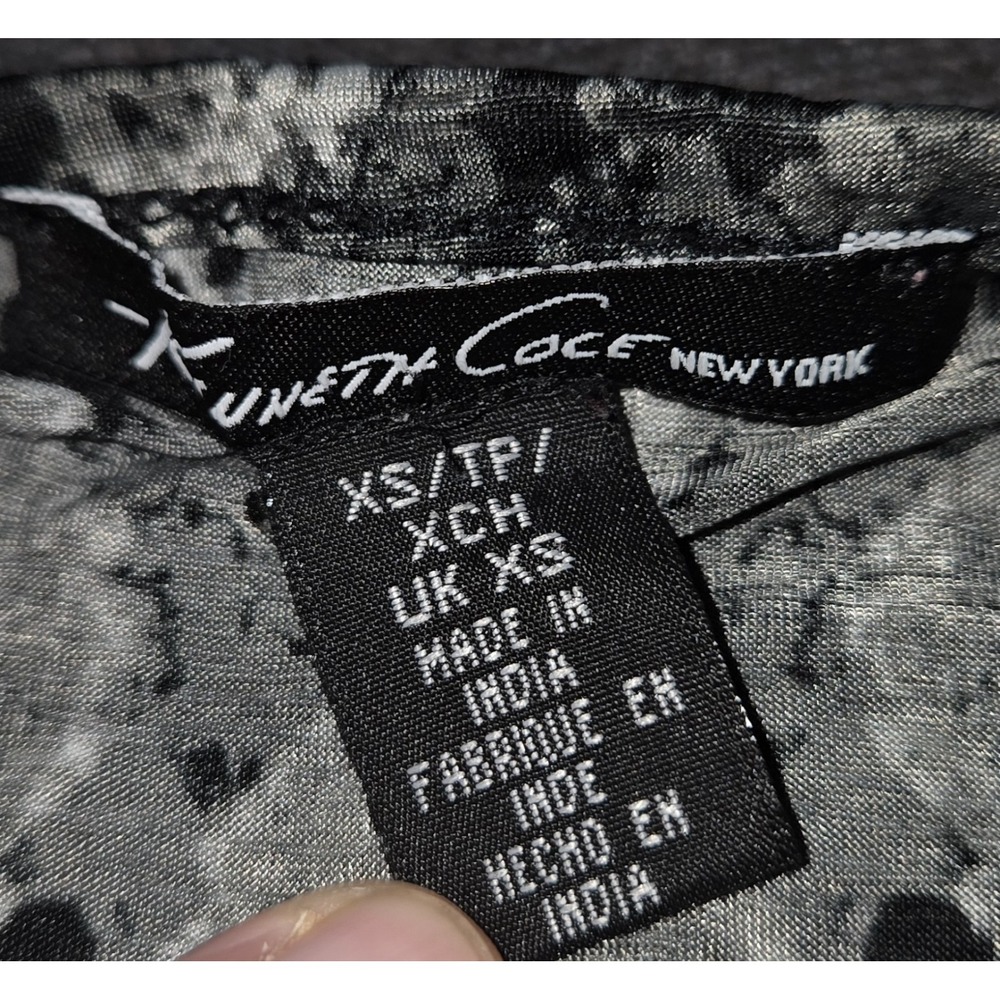 Kenneth Cole New York Snakeskin Print Top Women XS Grey Excellent - Picture 5 of 5